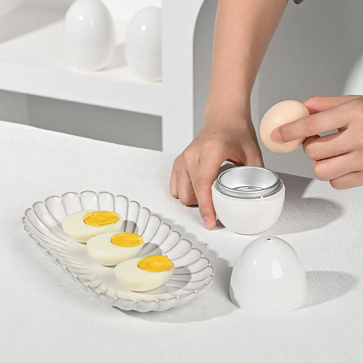 Capacity for 1/4 eggs Microwave Egg Steamer Boiler Cooker Easy Quick 5 Minutes Hard Or Soft Boiled Kitchen Cooking Tools